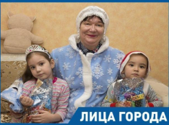 Астраханка стала приемной бабушкой для троих малышей