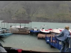 Застрявших туристов из Астрахани в Сулакском каньоне предлагали спасти за 100 тысяч