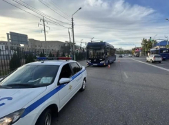 В Астрахани госпитализировали девочку, сбитую автобусом на «зебре»