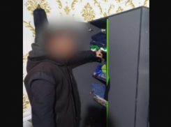 Нуждавшийся в помощи с крышей астраханец стал жертвой грабежа