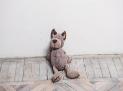 Астраханка два года продавала своих племянников 54-летнему педофилу