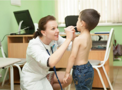 В больницах Кременского района ЛНР работают астраханские врачи