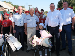 Игорь Мартынов поздравил астраханку-ветерана ВОВ со столетним юбилеем