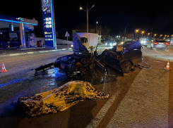 В Астрахани произошло ужасное ДТП с такси, один человек погиб