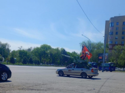 В Астрахани прошел автопробег в честь Великой Победы
