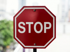 На двух улицах Астрахани 25 апреля с 6 утра ограничат движение транспорта