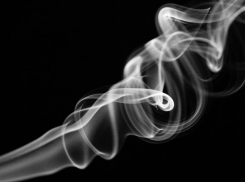 Родителей курящих детей предложили штрафовать: астраханцы высказали свое мнение