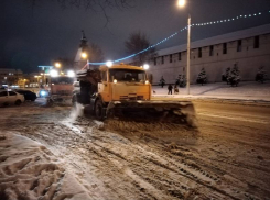 За два дня астраханские коммунальщики убрали почти 250 тонн снега