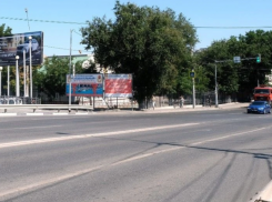 В Астрахани комплексно благоустраивают улицу со спорткомплексом «Спартак»
