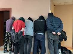 В Астрахани отличились пятеро местных жителей, они избили сотрудника УФСБ