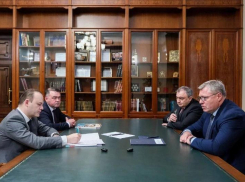 Астраханский губернатор и депутат Госдумы обсудили меры оздоровления Волги