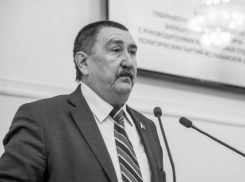 Ушел из жизни лидер астраханских коммунистов Виктор Вострецов