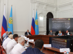 Астраханский губернатор поручил главам районов поддерживать добровольных пожарных