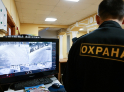 В школах Астрахани усилят меры антитеррористической безопасности