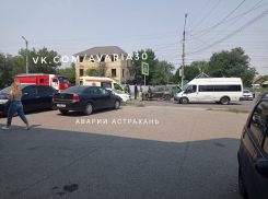 В Астрахани произошло очередное ДТП с маршруткой