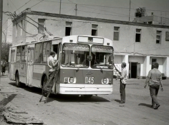 5 ноября астраханцы отметили бы 55-летие троллейбуса в Астрахани. Если бы он был