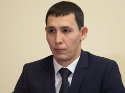 Экс-главу Приволжского района Астраханской области будут судить за выплаты крупных премий самому себе