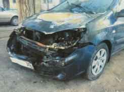 Машина астраханки загорелась на ходу после техосмотра в автомастерской