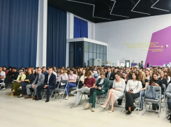 В Астрахани волонтеров обучили работе на выборах-2026