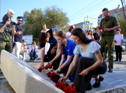 Астраханцы почтили память жертв теракта на Кировском рынке