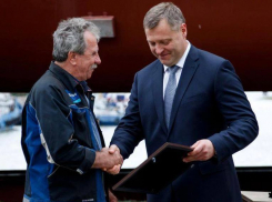 Игорь Бабушкин поздравил астраханских судостроителей с профессиональным праздником 