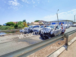 В крупном ДТП в Трусовском районе Астрахани пострадали два водителя и пассажир 