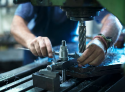 Астраханским токарям-карусельщикам готовы платить от 160 тысяч рублей