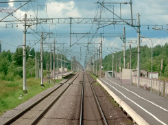 Жители Астрахани и Волгограда обратились к Мишустину с просьбой электрифицировать железную дорогу