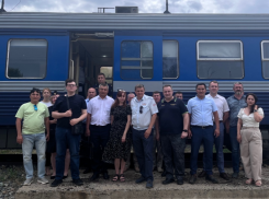 Три несанкционированные свалки бытовых отходов вблизи железной дороги выявили в Астраханской области