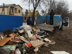 Астраханскому водителю грозит штраф в 50 тысяч за захламление контейнерной площадки