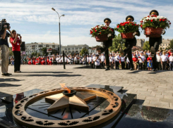 В Астрахани в День ВМФ открыли «Аллею Российской славы»
