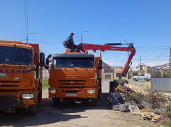 За праздничные дни астраханские коммунальщики собрали порядка 90 тонн отходов