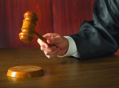 Астраханку посадили на 9 лет за сбыт наркотиков, ее подельник умер до оглашения приговора