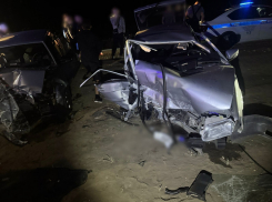 Столкнулись лоб в лоб: под Астраханью произошла серьезная авария с пострадавшими