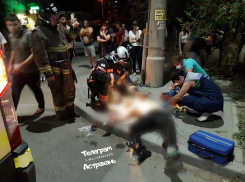 В жестком ДТП в Астрахани погиб мотоциклист 