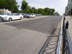 Возле Астраханского Кремля заменили 1000 квадратных метров асфальта 