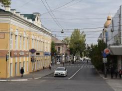 В Астрахани полностью обновили дорожное покрытие на улице Кирова