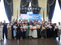 71 семейная пара Астраханской области получила медаль «За любовь и верность»