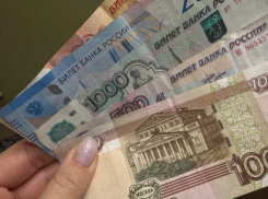 Несовершеннолетняя астраханка обчистила банковский счет знакомого