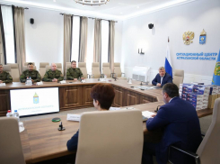 Губернатор Астраханской области передал специальное оборудование войсковой части