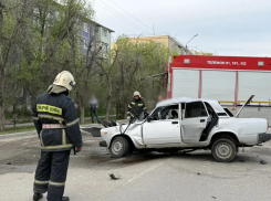 В Астрахани в ДТП погиб молодой мужчина, еще двое детей оказались в больнице