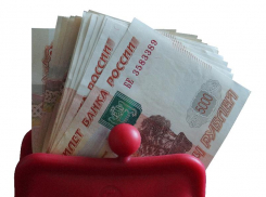 Под Астраханью директор школы забирала деньги у уборщицы