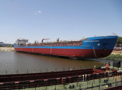 Астраханские корабелы спустили на воду новый танкер-химовоз