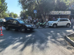 В Астрахани за несколько часов сбили мотоциклиста, самокатчика и пешехода