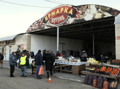 В Астрахани прошла масленичная ярмарка на рынке «Кутум»