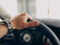 В Астрахани пьяный водитель заплатил 40 тысяч рублей инспектору и подвел его под статью