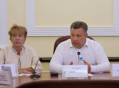 Глава Астрахани поручил оперативно стирать надписи с рекламой наркотиков в городе