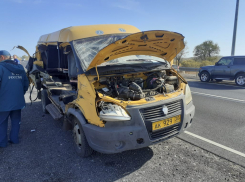 В ДТП под Астраханью пострадали шесть человек