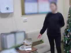 В Астрахани молодая семья купила наркотики в теневом магазине