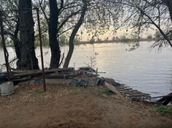 Астраханский следком поделился новыми подробностями смерти сельчанина на реке Гандурино